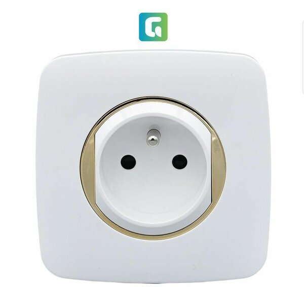 Prise murale avec cache moderne