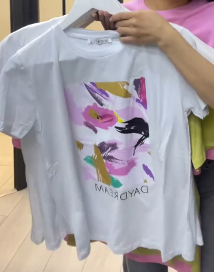 Женская футболка белого цвета