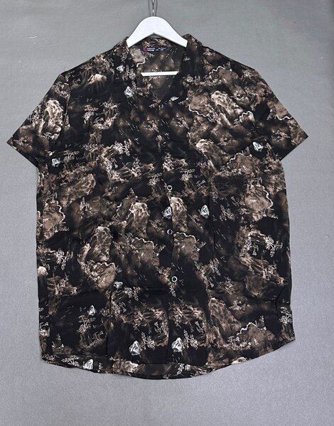 Chemise à motif abstrait