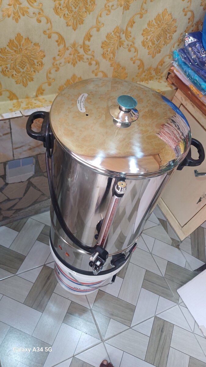 Grande Bouilloire Électrique Inox