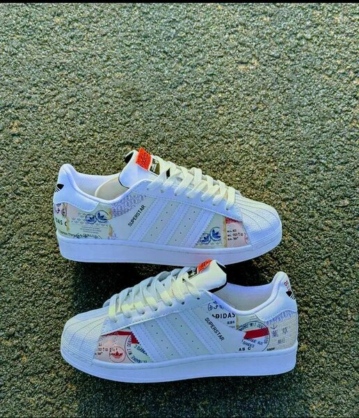 Baskets originales blanches