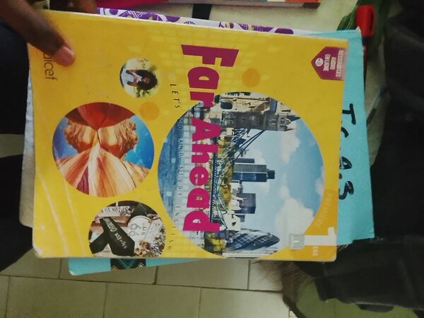 Far Ahead 1 - Livre de Cours