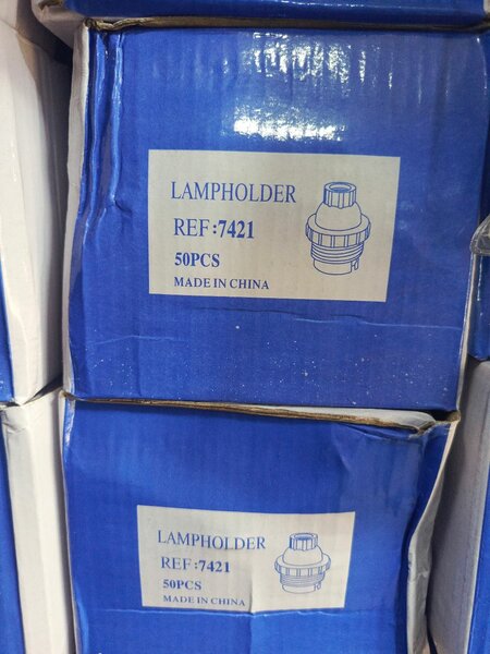 High-Quality Lampholder 50PCS