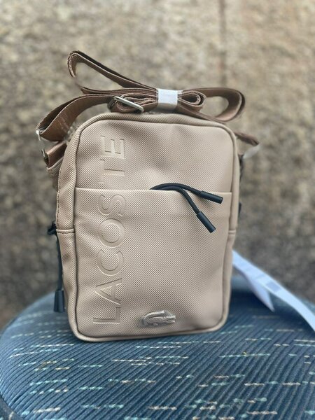 Sac bandoulière Lacoste élégant