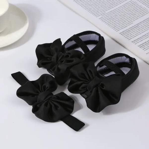 Chaussures bébé en satin noir