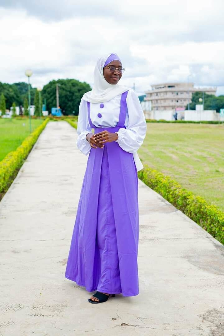 Haut + jupe et robe + Voile