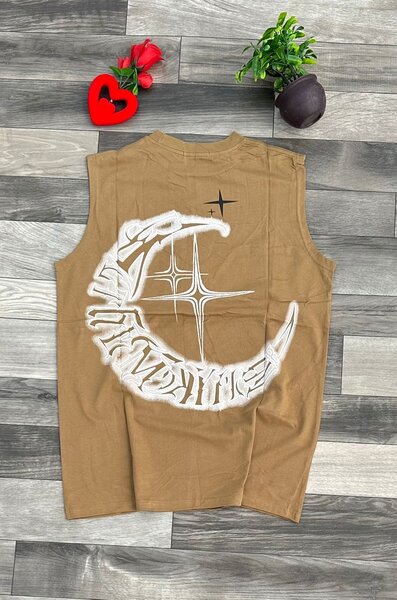 Débardeur marron avec grand design graphique