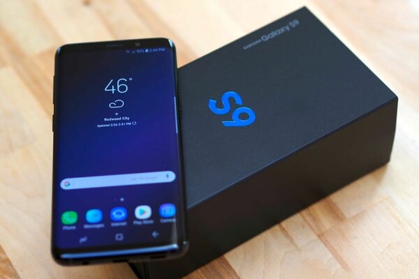 SAMSUNG GALAXY S9 SIMPLE)64GB)4GB RAM 4G SCELLÉ DANS CARTON