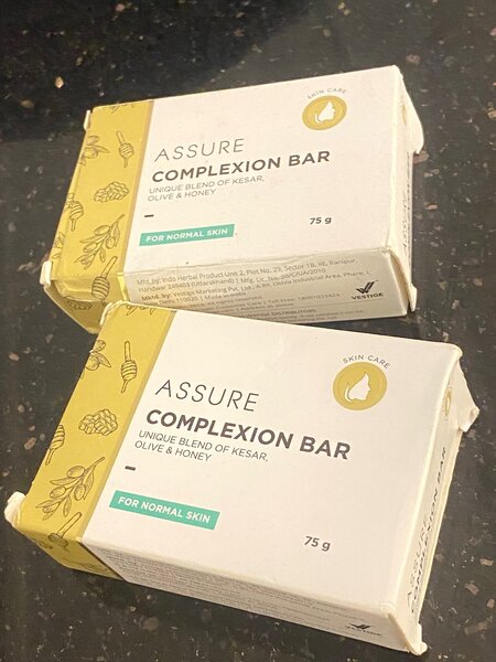 Complexion bar