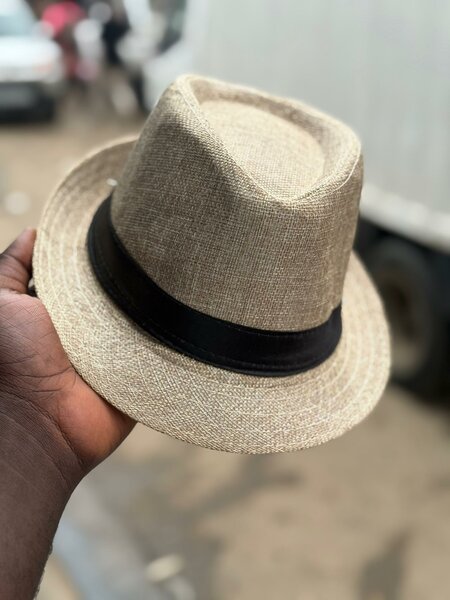 Chapeau Fedora en Paille Élégant