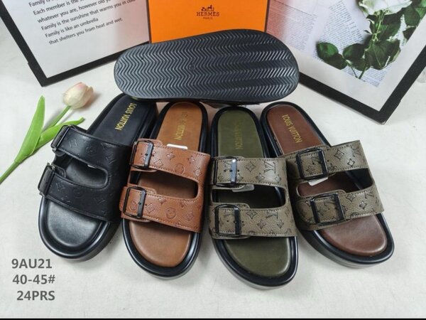 Sandales en cuir à boucles