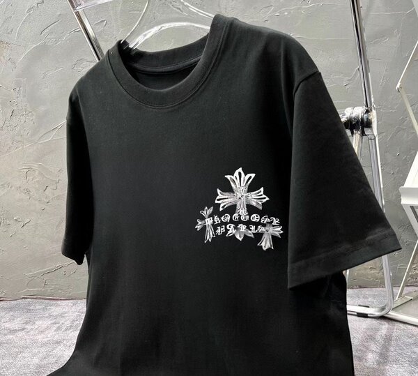 T-shirt noir imprimé tendance