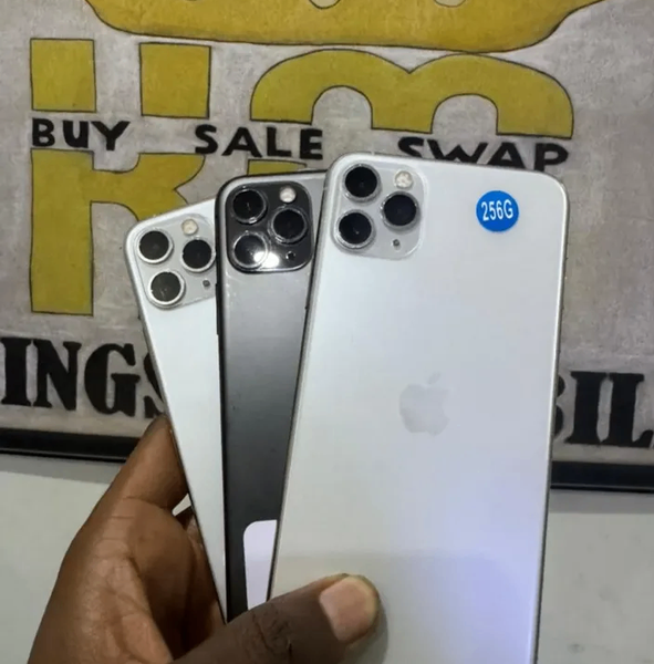 iPhone 11 pro max 256gb