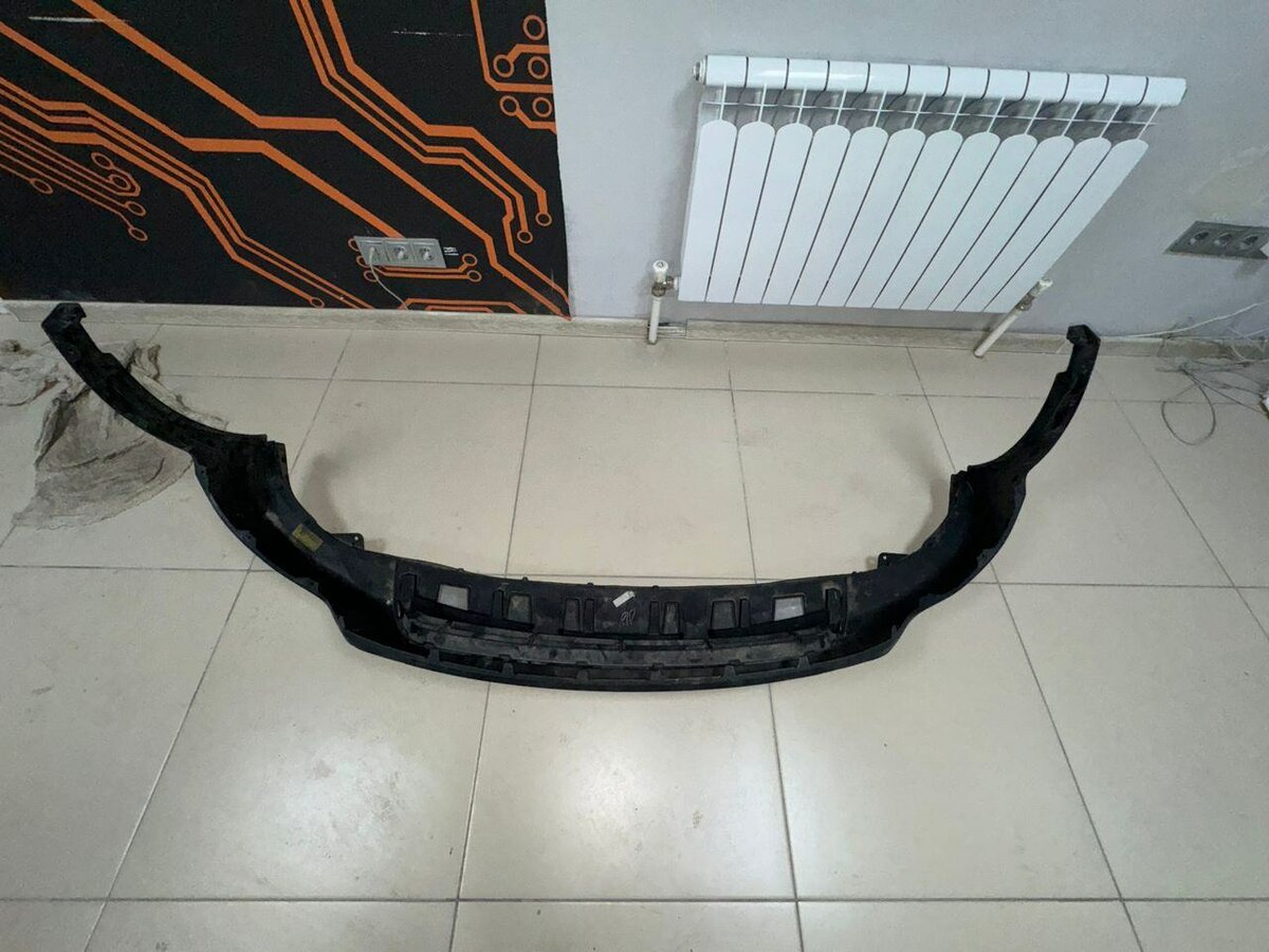 Нижняя накладка на бампер