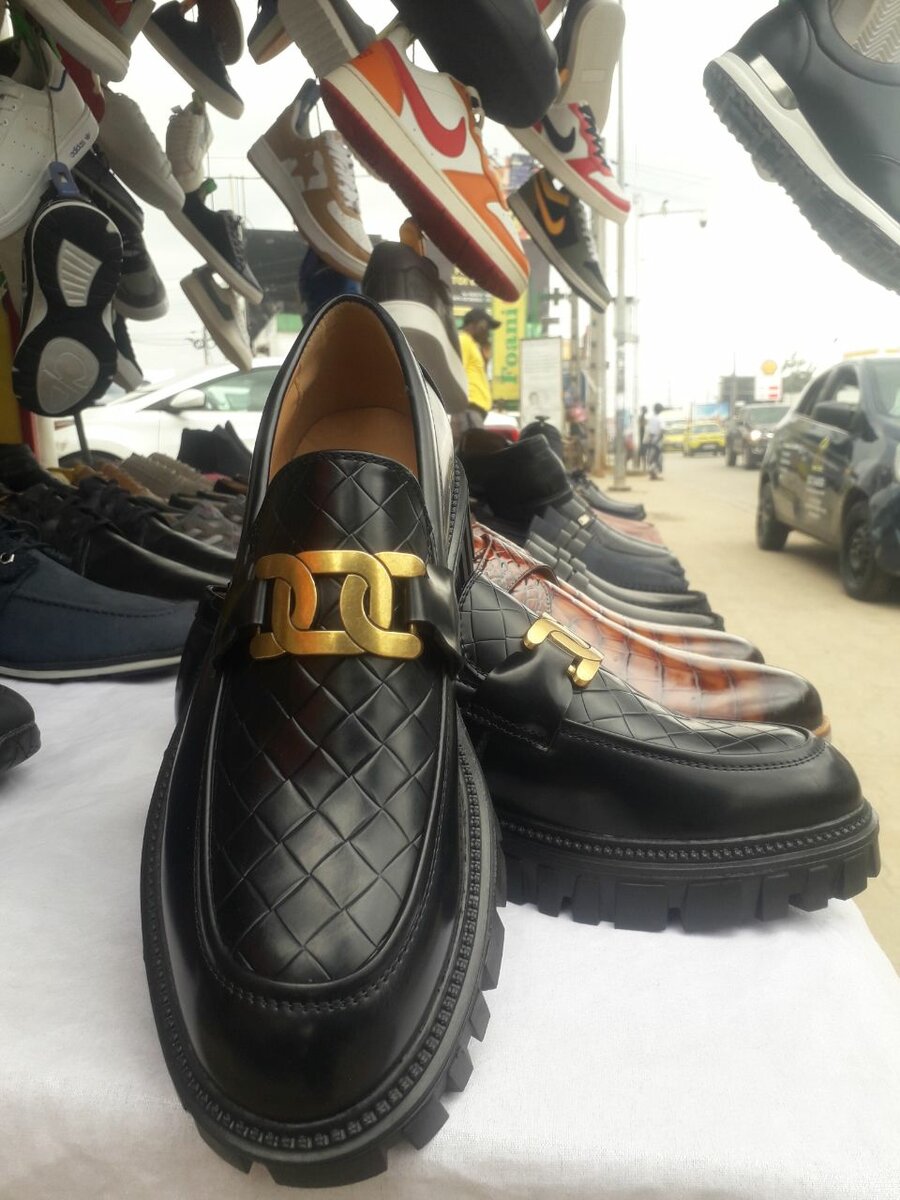 Mocassins en cuir noir élégants