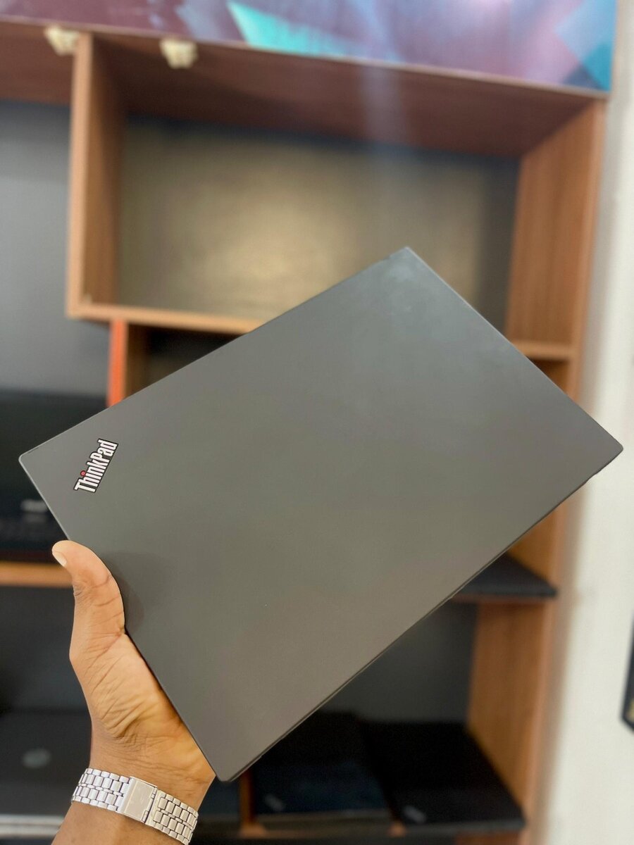 LENOVO THINKPAD  T440s (CORE i7 4TH GEN) 1 TERABYTE / 12 GIG