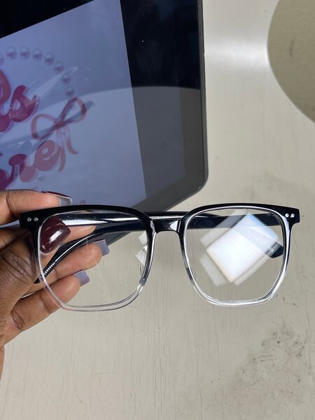 Lunettes de vue transparentes et élégantes