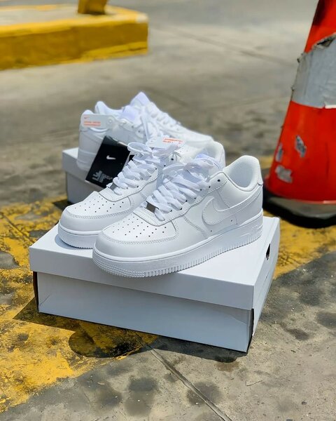 PAIRE DE AIR FORCE 1