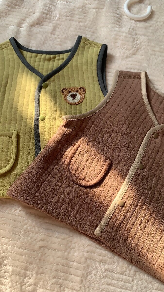 Жилетки для мальчика и девочки