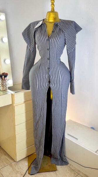 Robe longue rayée élégante