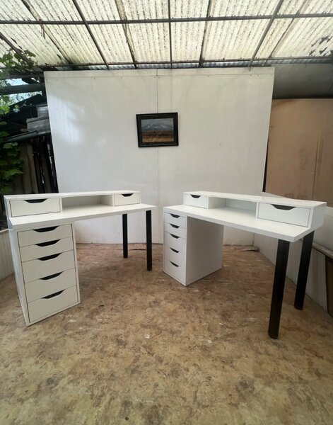 Стол сделанный под ИКЕА НОВЫЙ!!! С ДОСТАВКОЙ ПО ГОРОДУ!!!