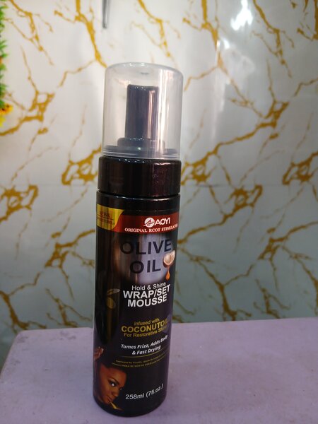 Mousse coiffante à l'huile d'olive