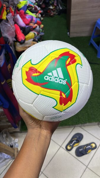 Ballon de football Adidas