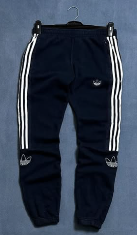 Adidas Original Three stripe tracksuit pants size : waist MS / length 40