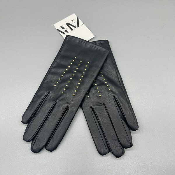 Теплые перчатки бренда ZARA