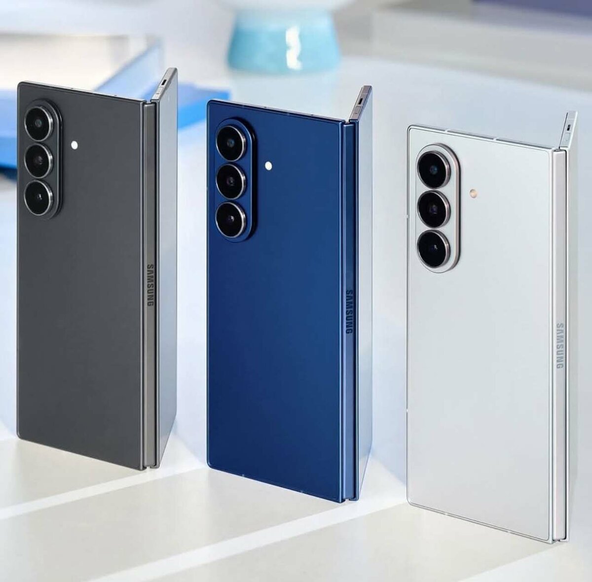 Modern Smartphone Pliable