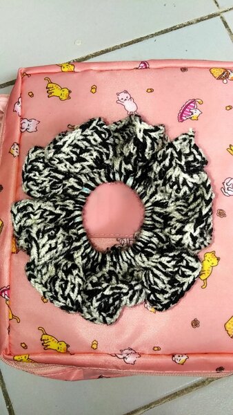 Chouchou en peluche zébré