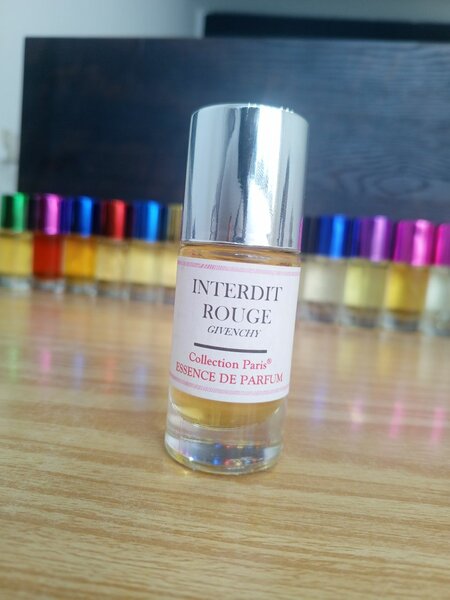 Essence de Parfum Interdit Rouge