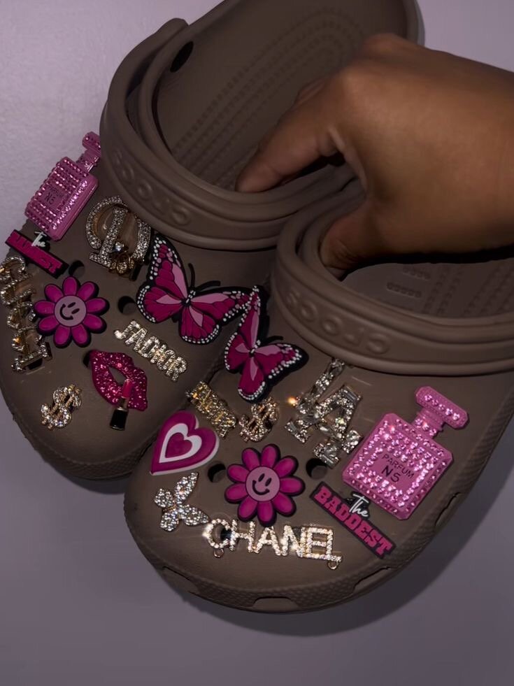 Crocs personnalisés avec charm