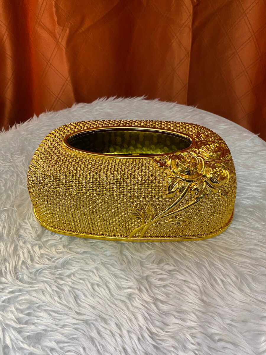 Boîte à mouchoirs dorée