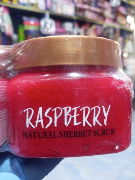 Fruit of the Earth Gommage au Sherbet Framboise