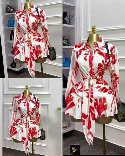 Chemisier blanc à fleurs rouges