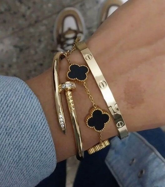 Bracelet élégant en acier