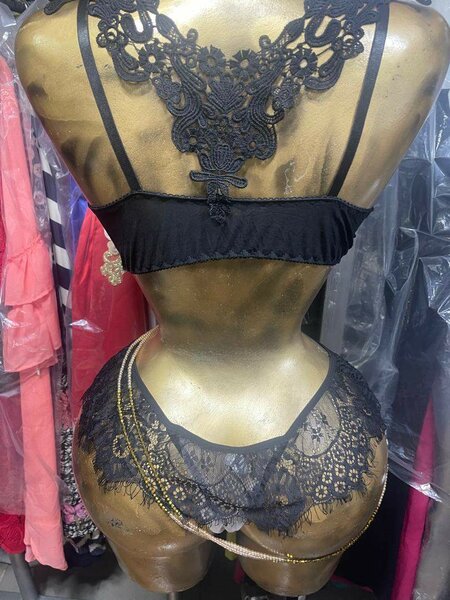 Ensemble lingerie dentelle noire