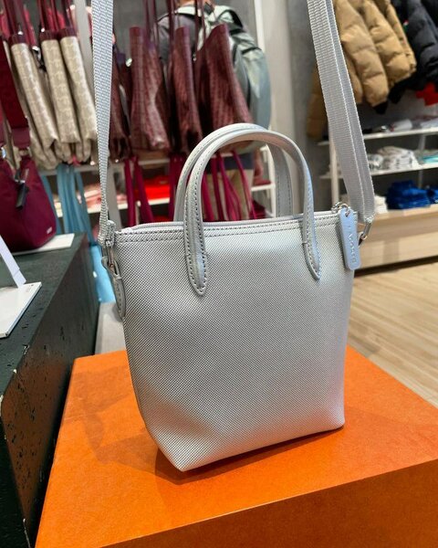 Sac à main Lacoste élégant