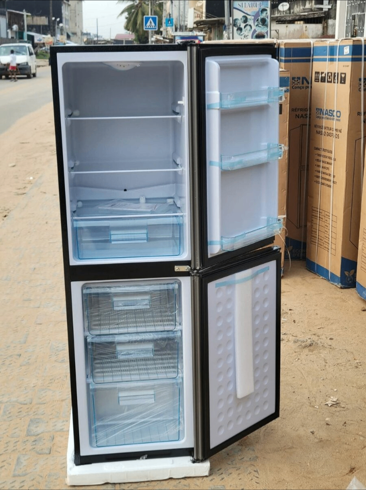 Réfrigérateur combiné moderne