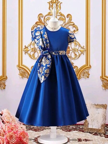 Robe élégante fille bleu