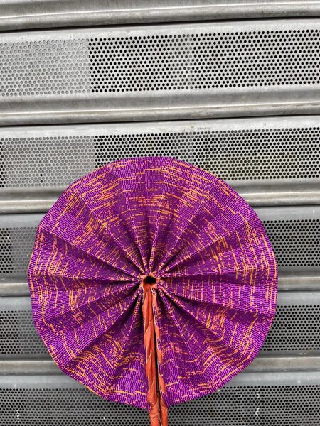 Ventilateur à main en tissu