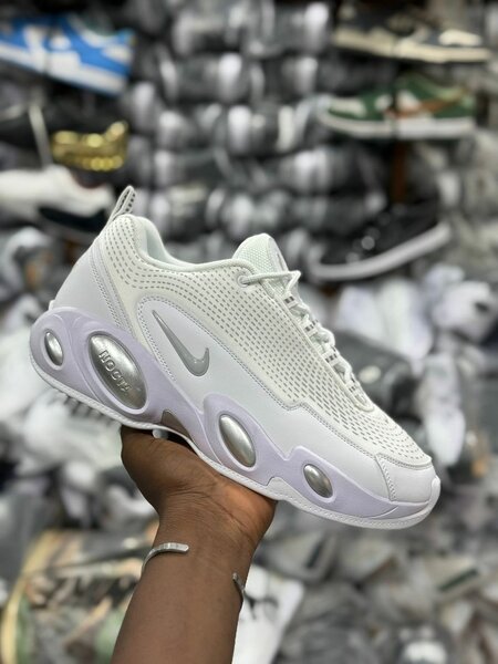 Baskets Nike nocta Blanches