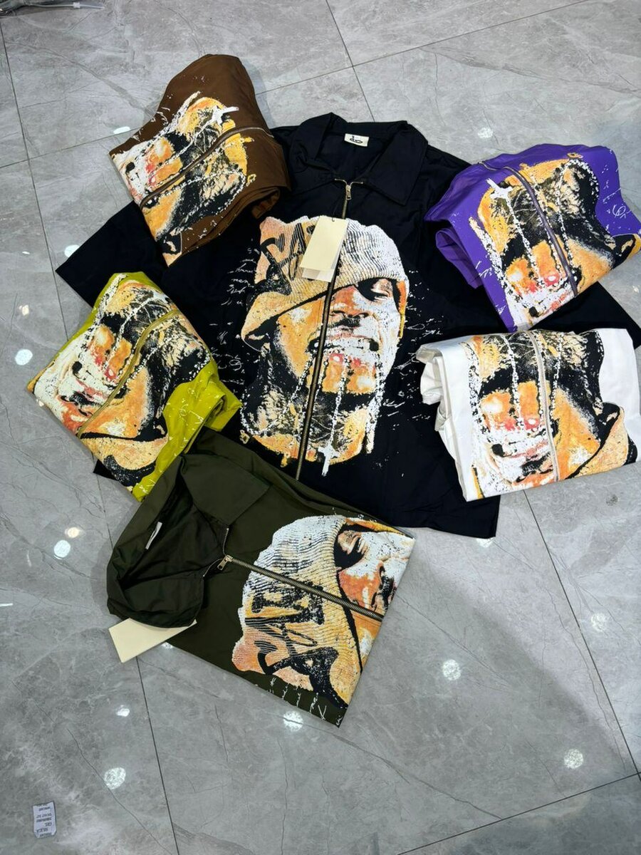 Cropped T-Shirts With A Zip