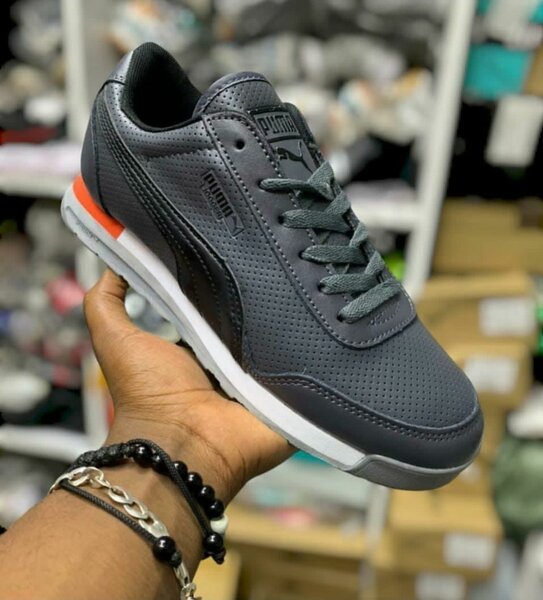 Chaussures de sport Puma grises