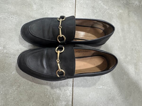 Mocassins en cuir noir élégant