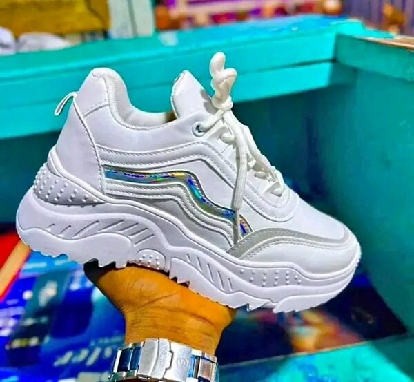 Chaussures de sport blanches pour femme