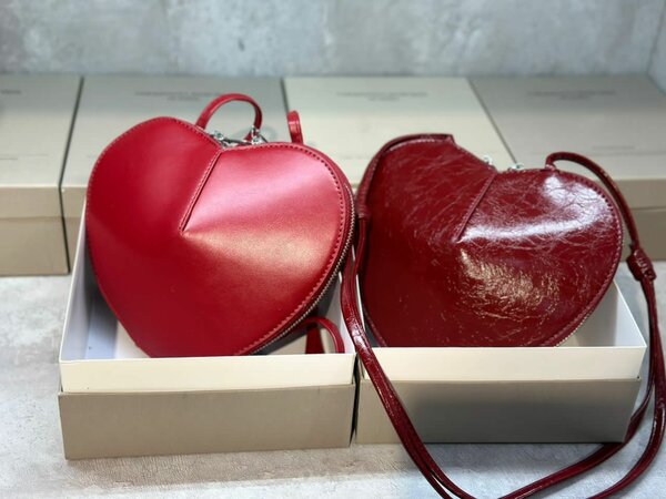 ALAIA новинка