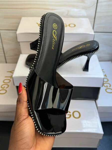 Chaussures à talons féminines