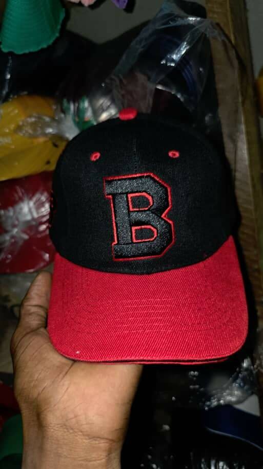 Casquettes Lettre Brodée